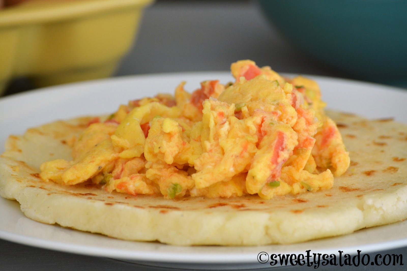 Huevos Pericos (Colombian Scrambled Eggs With Onions & Tomatoes)
