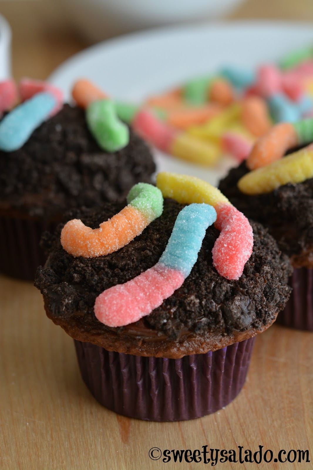 Dirt Cupcakes With Gummy Worms