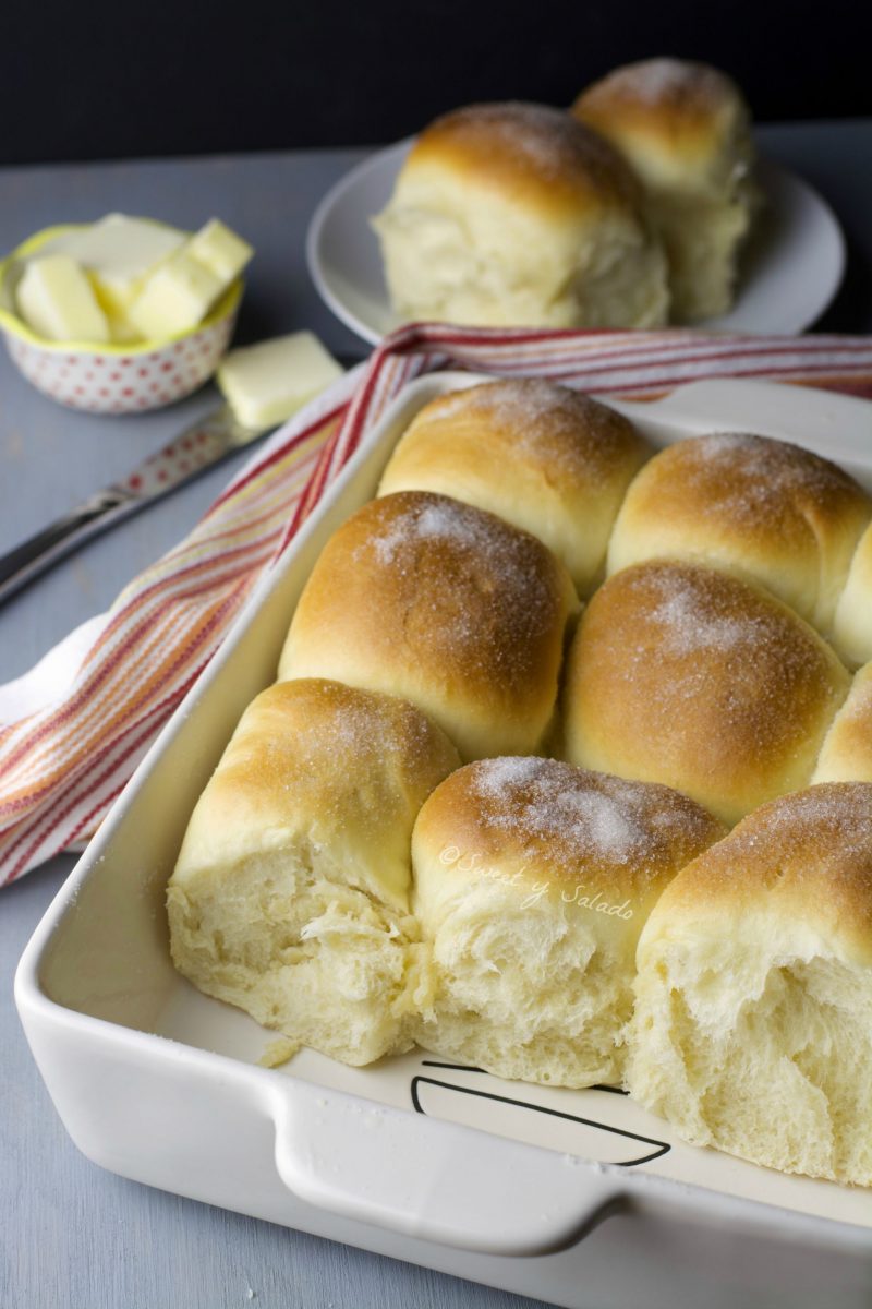 Pan Mojicón (Colombian Sweet Bread Rolls)